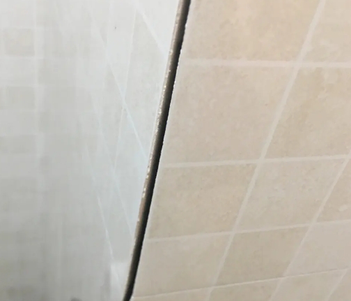 株洲市瓷砖空鼓维修公司分享阳台瓷砖脱落的修复过程可以分为以下几个步骤